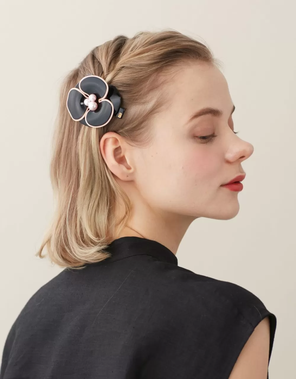 Women Alexandre de Paris Camelia St Honore